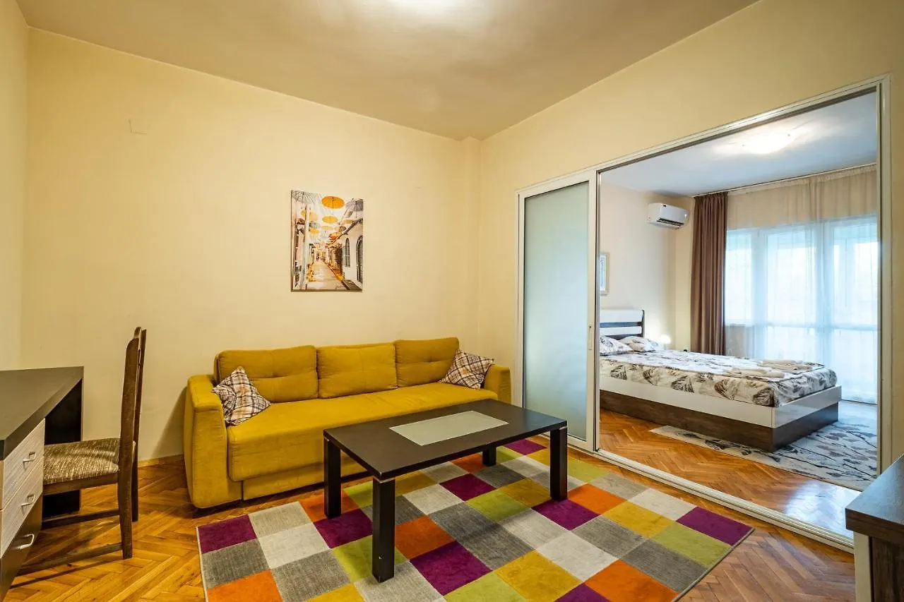 Primorski 2Bdrm Central Apartment Varna