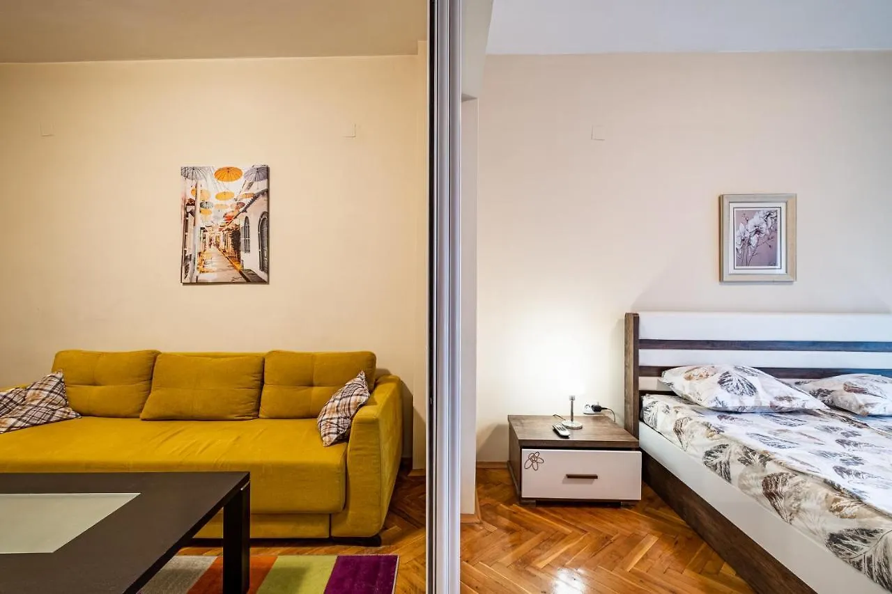Primorski 2Bdrm Central Apartment Varna