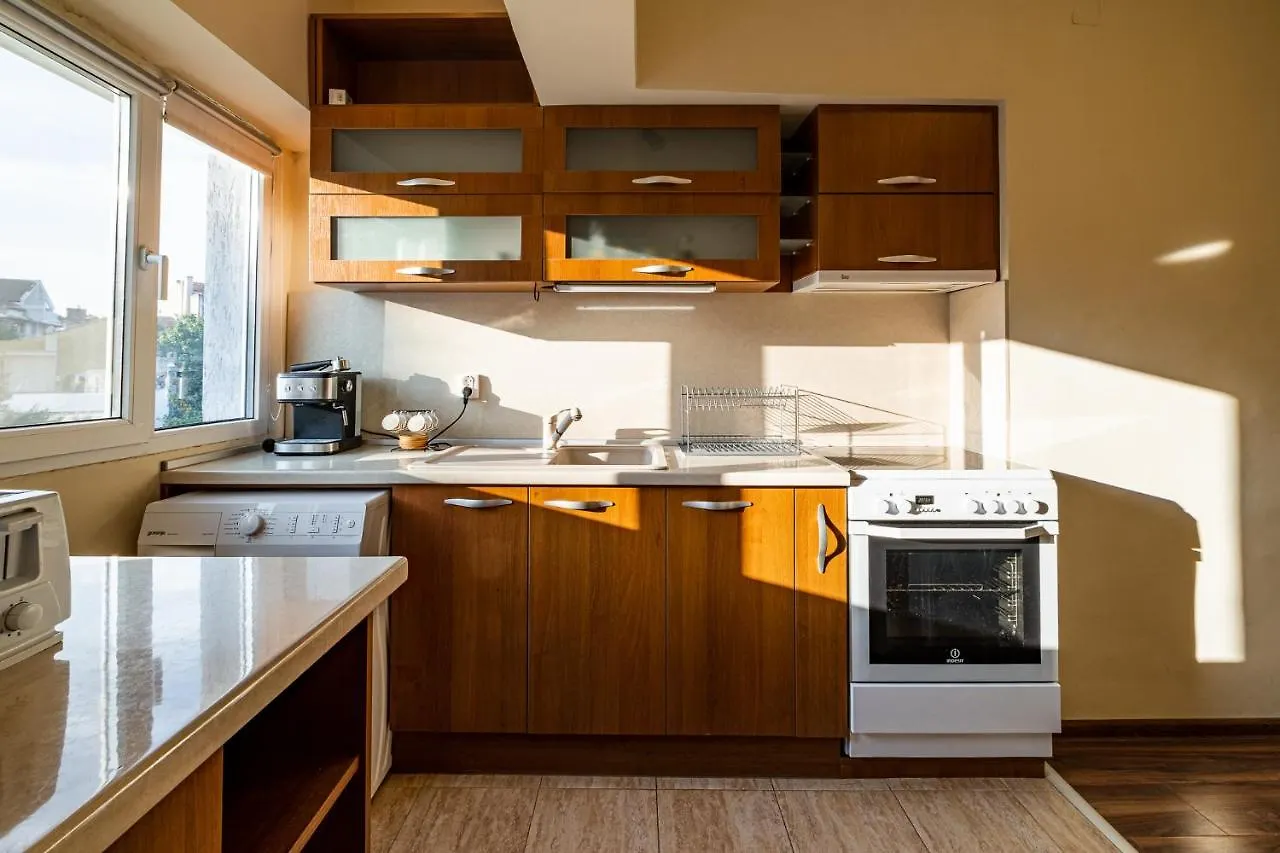 Primorski 2Bdrm Central Apartment Varna