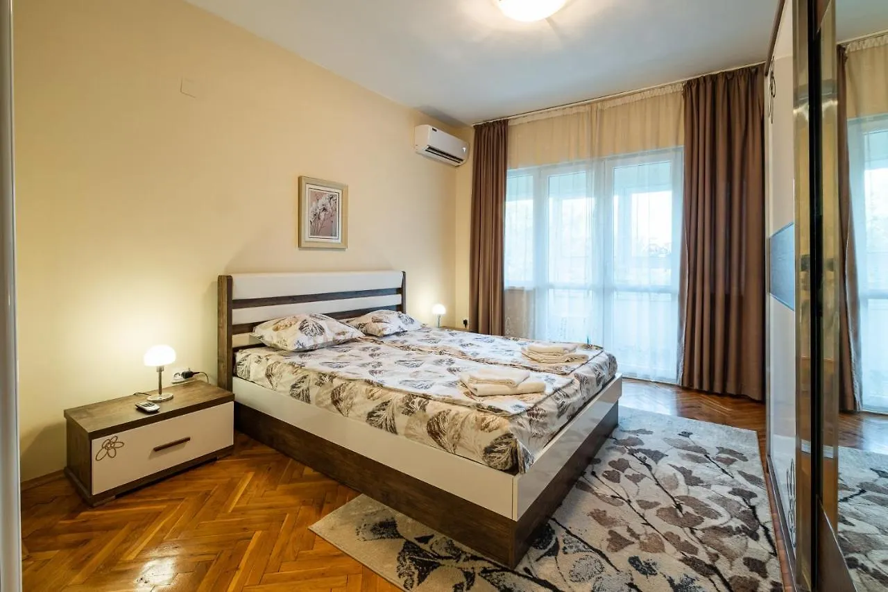 Primorski 2Bdrm Central Apartment Varna