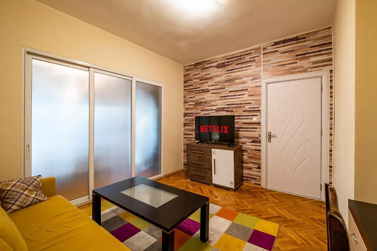 Primorski 2Bdrm Central Apartment Varna